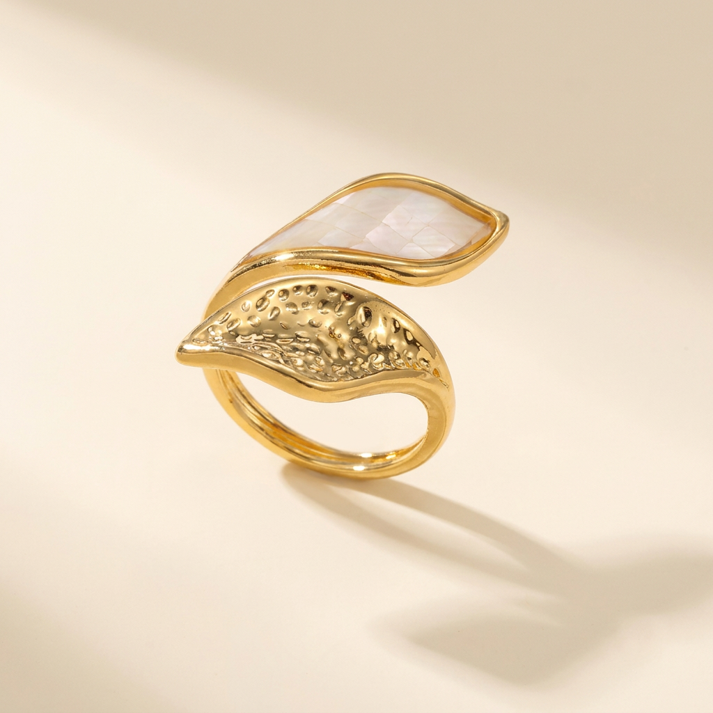 Bague Irisa nacre blanche – visuel propre