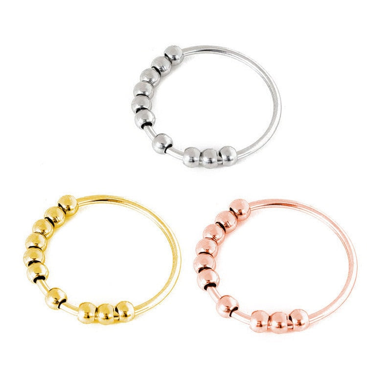 Bague à billes en acier inoxydable — photo principale sur fond blanc nettoyé